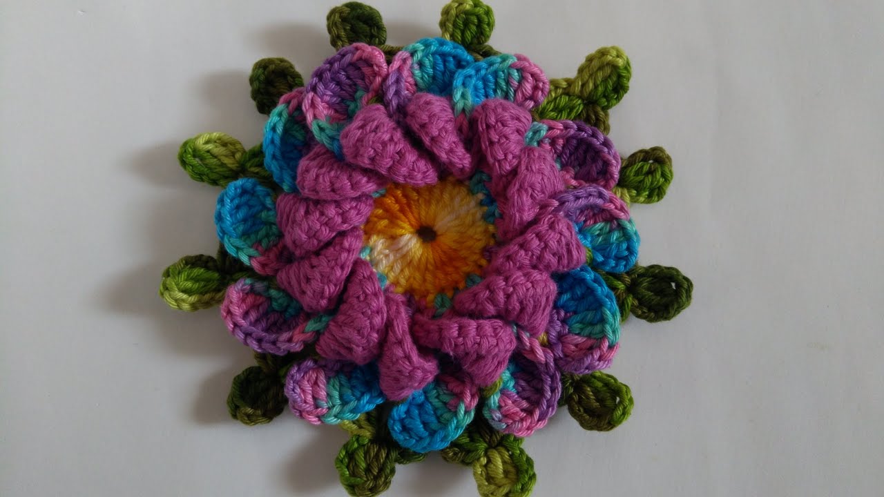Flor Kananda em crochê com Maria José.