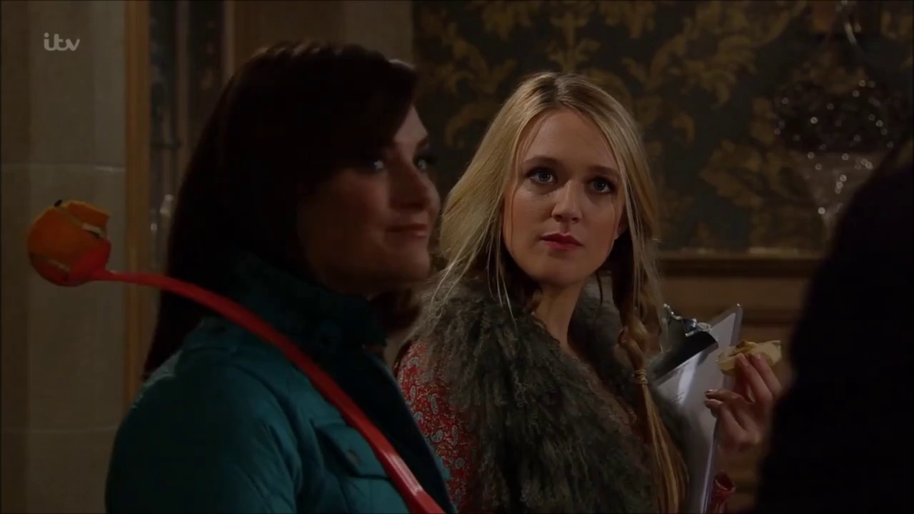 054 Rebecca & Chrissie White (30th December 2016 - Part 1)