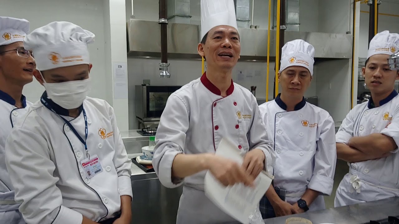 Cách nấu phở gà thơm ngon đậm đà hương vị Miền Bắc