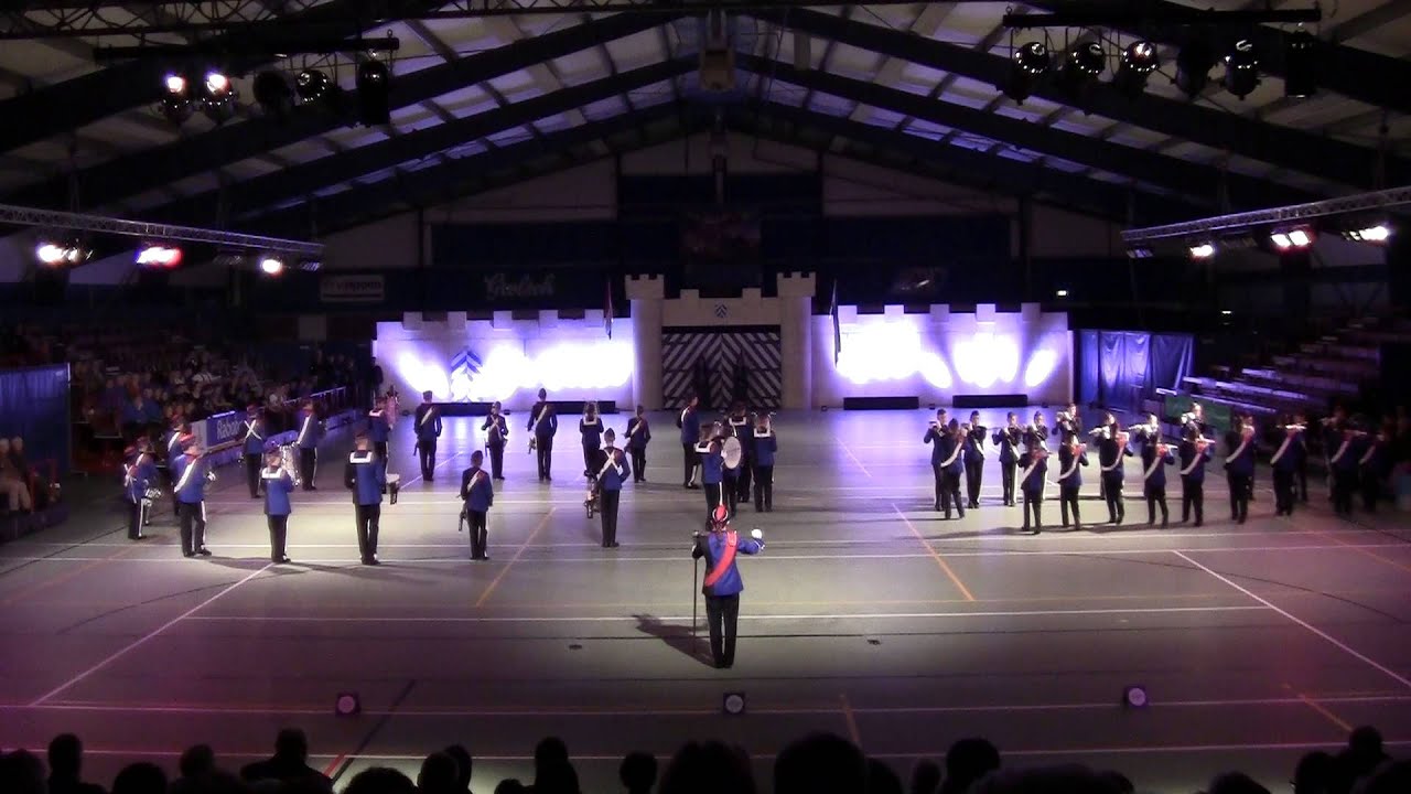 Show Jong Pasveer tijdens Taptoe Leek 27-10-2012
