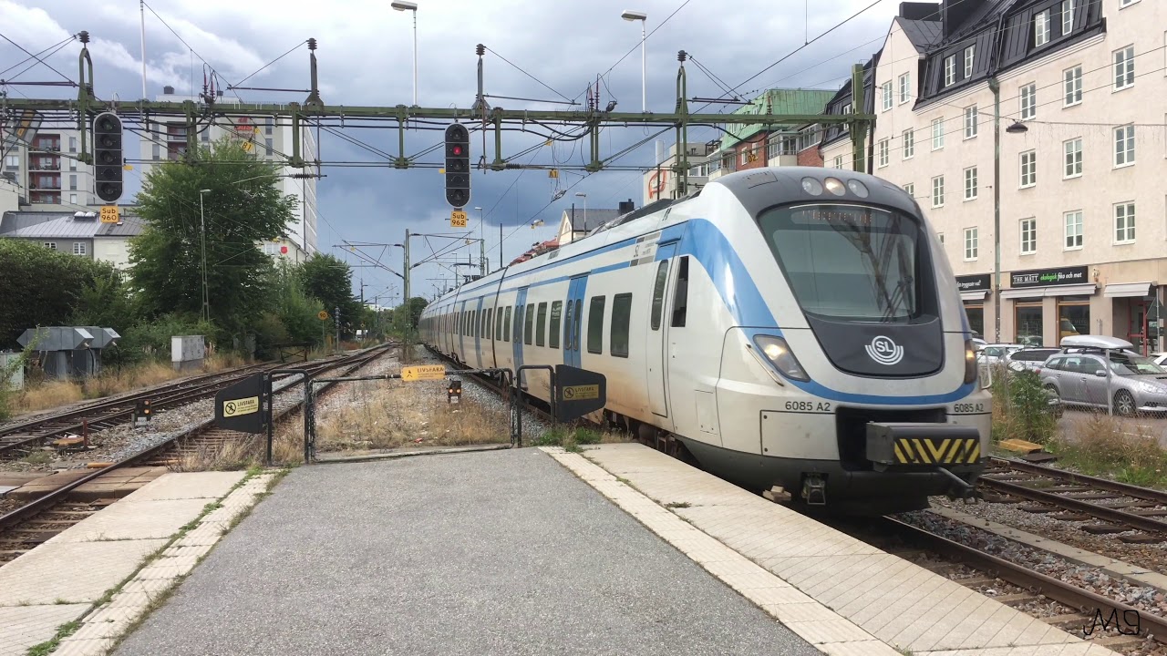 Tåg vid Sundbybergs station