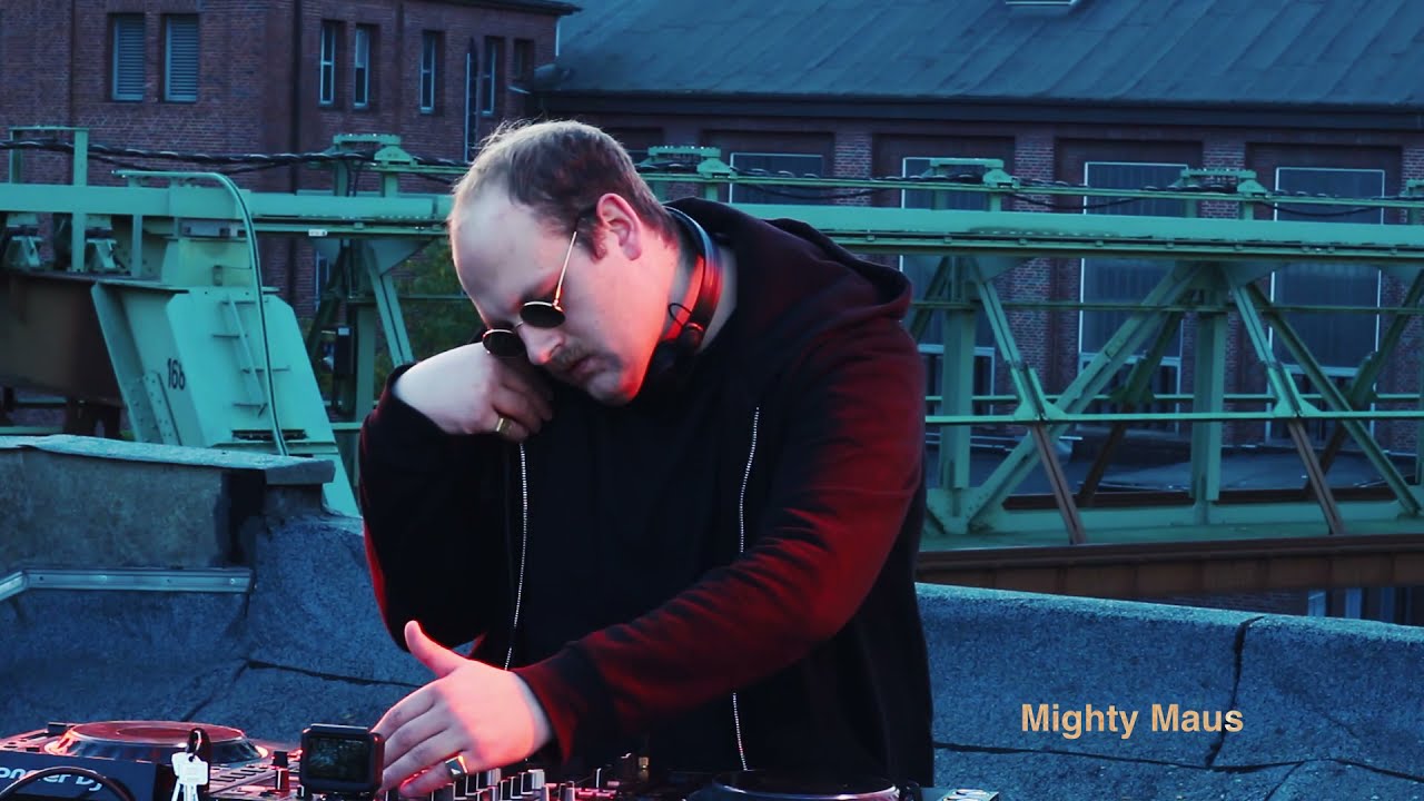 Lauschiges Plätzchen [LIVE] – Mighty Maus @ U-Club, Rooftop Session