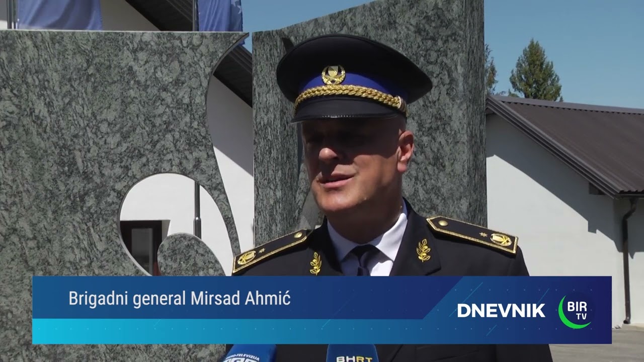 Svečano obilježavanje Dana Armije RBiH u Bihaću