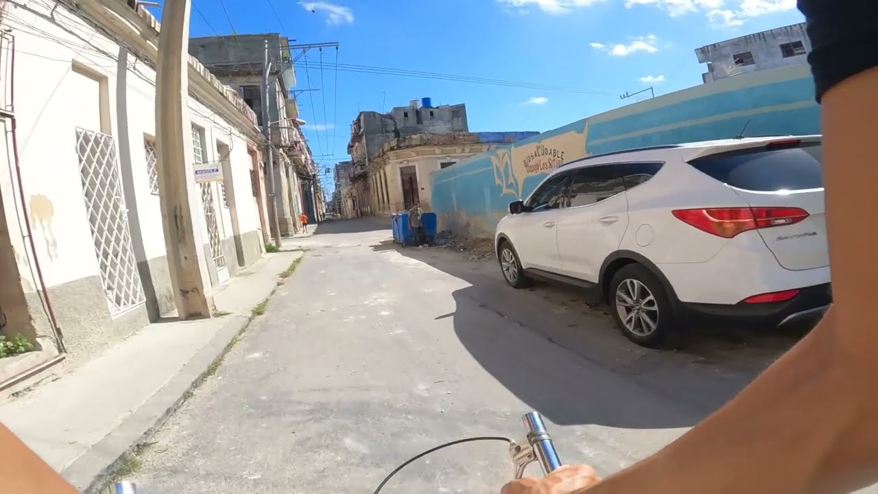 Chill ride through a 16th century neighborhood; Los Sitios ward in Centro Habana