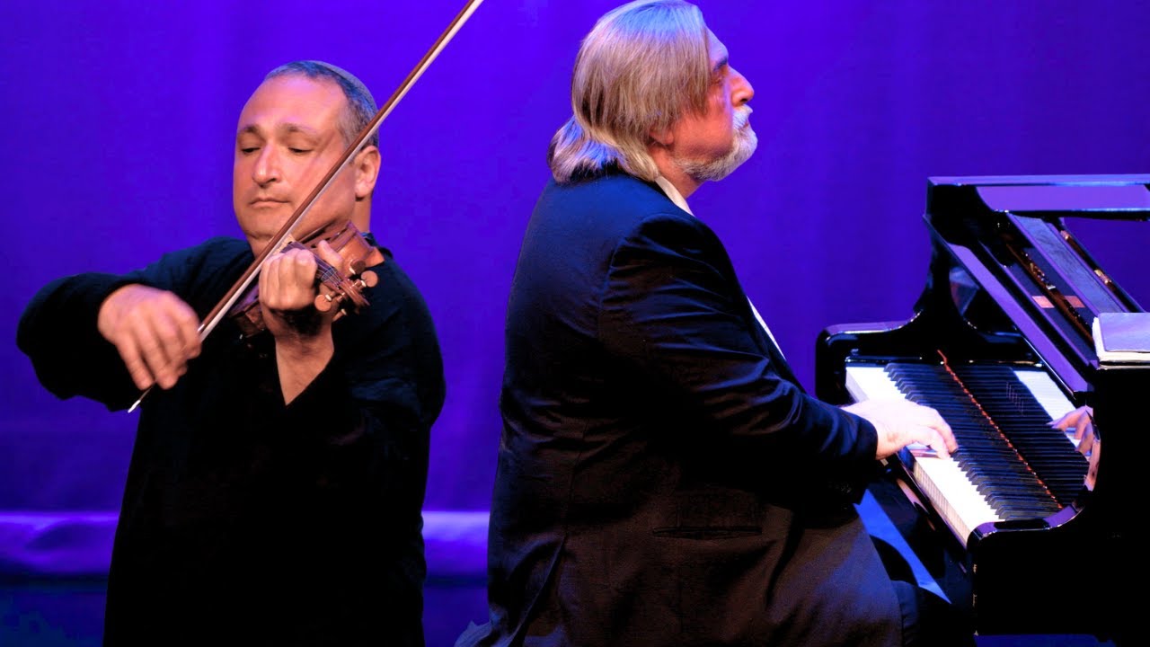 A Romantic Valentine’s Day Performance | Charles Aznavour - 