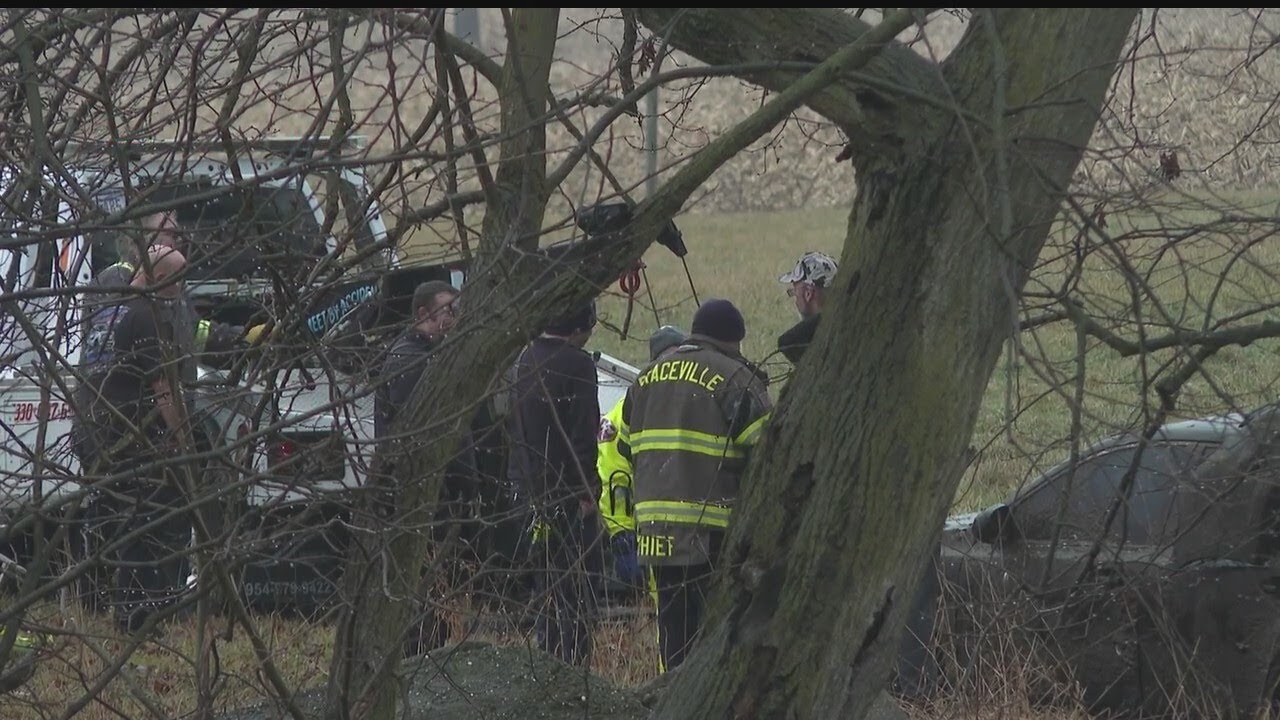 Car found in Mahoning River in Warren