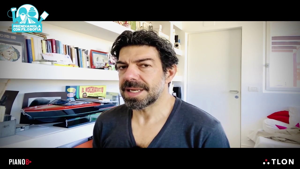 PierFrancesco Favino - La Rana Bollita di Chomsky (Prendiamola con Filosofia)