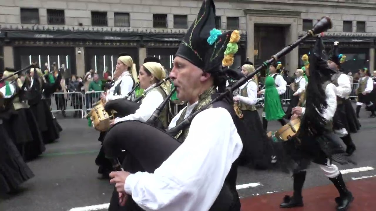 St. Patrick's Day Parade~NYC~2022~Banda de Gaitas Paramos Pipe Band~NYCParadelife