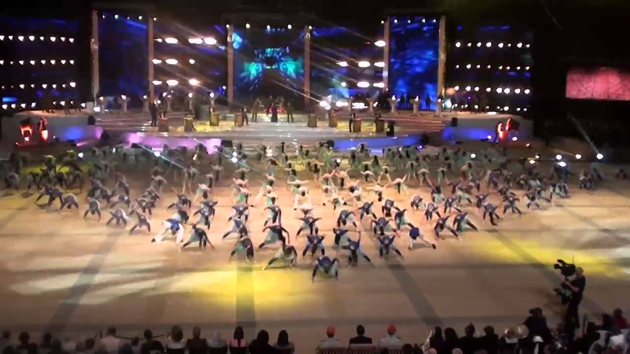 זוז במחול בטקס הדלקת המשואות בהר הרצל 2014