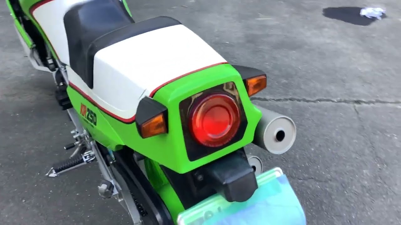 カワサキ2ストの名車KR250