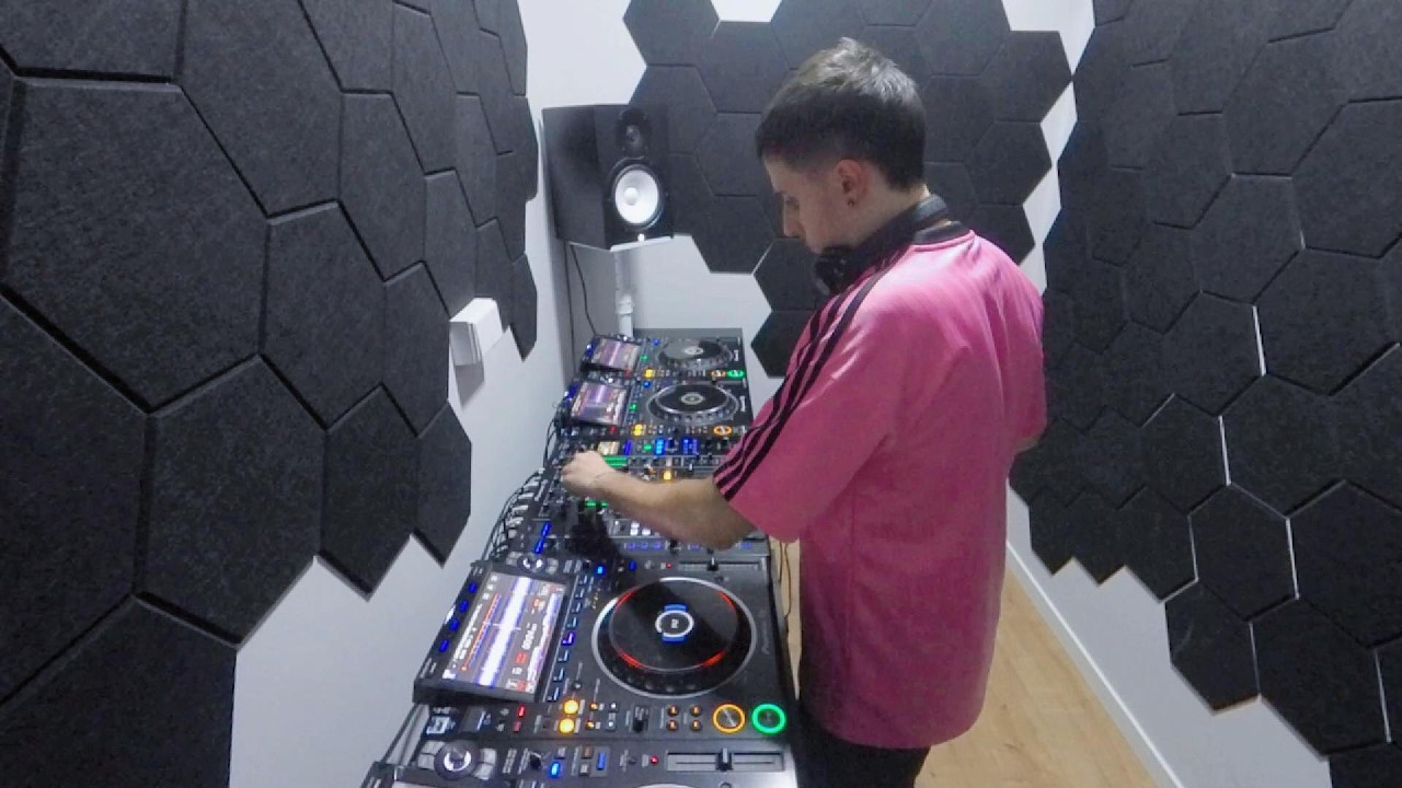 FRZ Hard techno & Industrial set at @Studio97