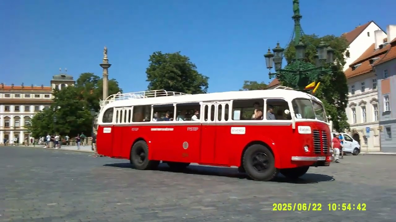100 let provozu Autobusů v Praze Slavnostní Průvod