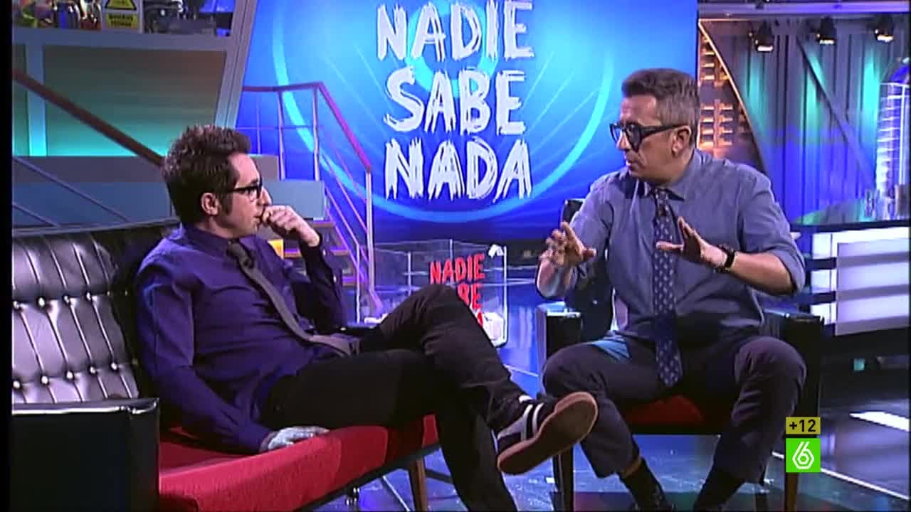 Berto comprueba la relación de las coles de Bruselas con la densidad del aire - En el aire