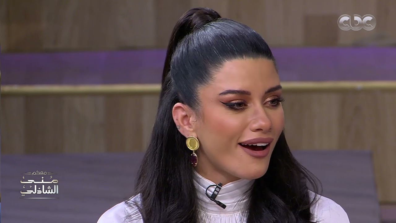 لقاء الخميسي غنت هندي وسينتيا ردت بالفرنسي