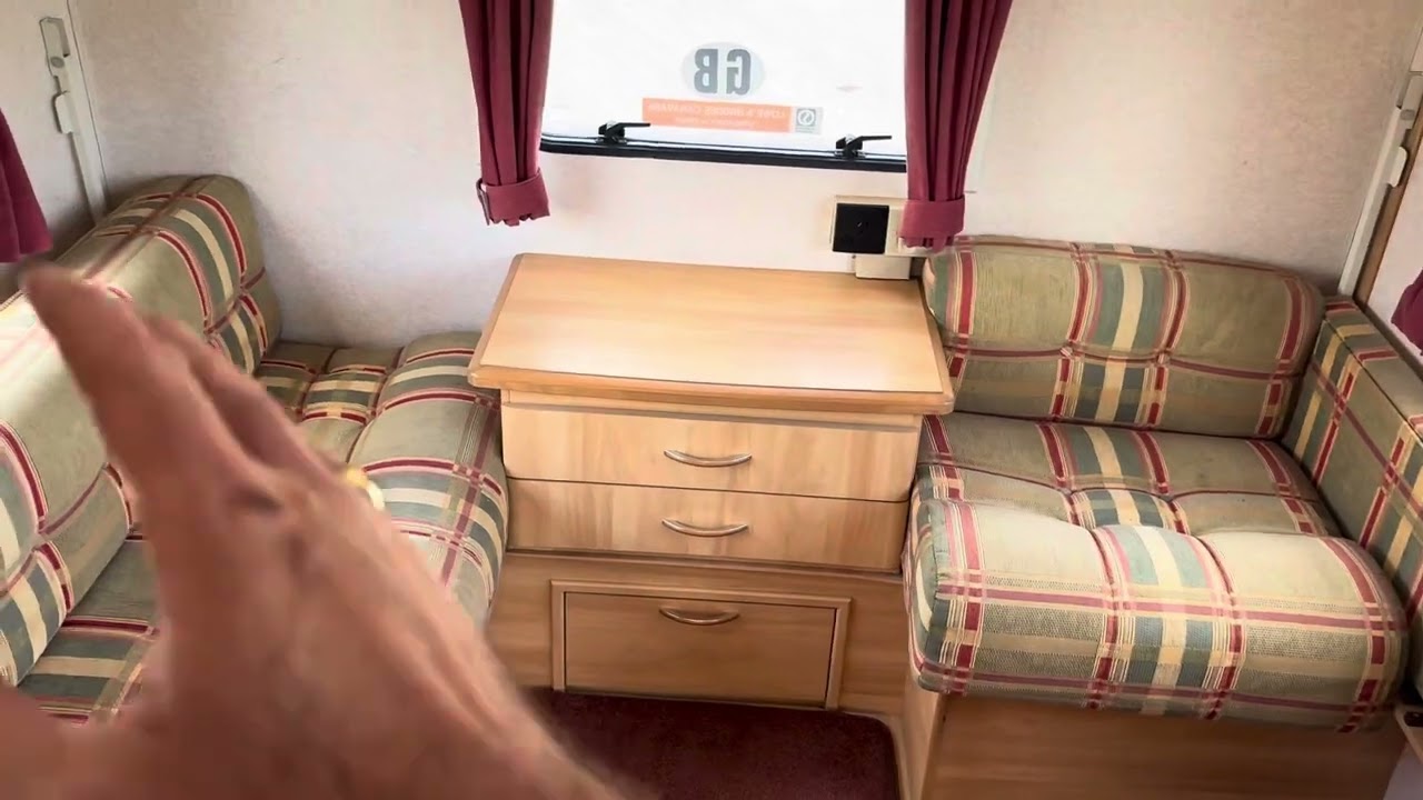 2001 Sterling Trekker 6 berth twin axle caravan with motor mover tel 0211281570 