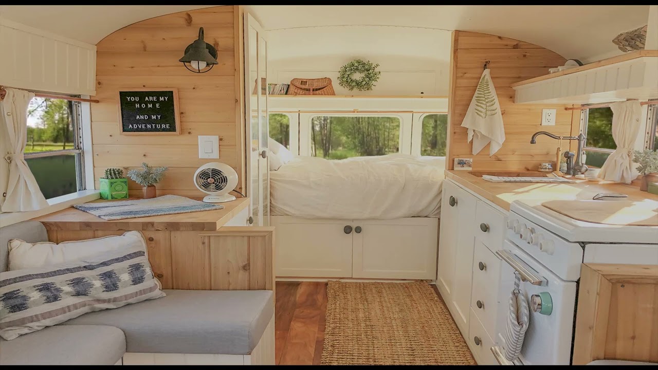ENERGY HEALING AMBIENCE: Cozy camper boat trip down the river... (Relaxed sigh)