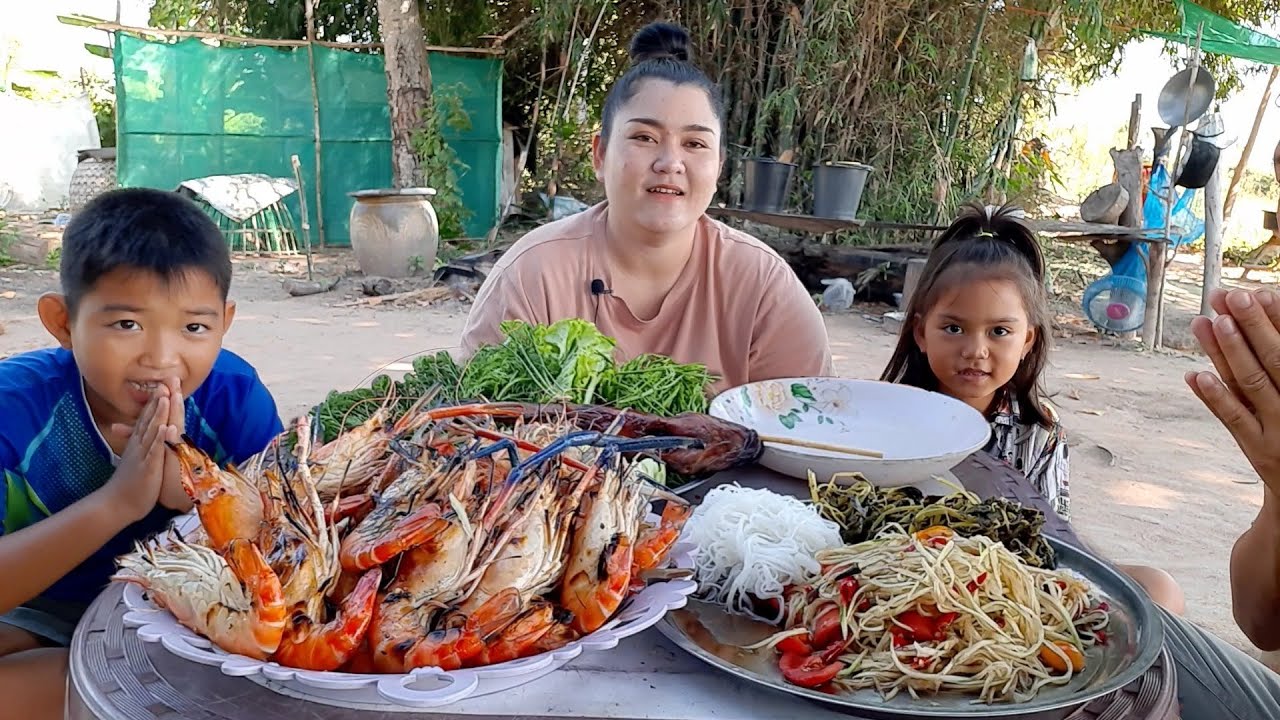 ส้มตำกุ้งเผา กุ้งเผา 2 กิโล กินกับส้มตำส้มผักเสี่ยน  5 พฤศจิกายน ค.ศ. 2021