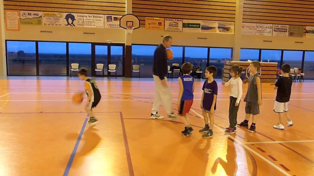Ars-en-Ré - Entraînement de basket des mini-poussins - Janvier 2016