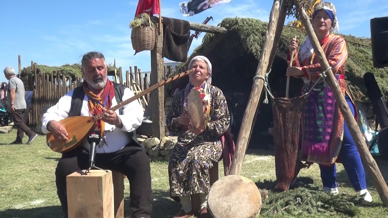 İzlerken oynayacağınız İbradı Yöresel  kaşık oyunu ve türküsü