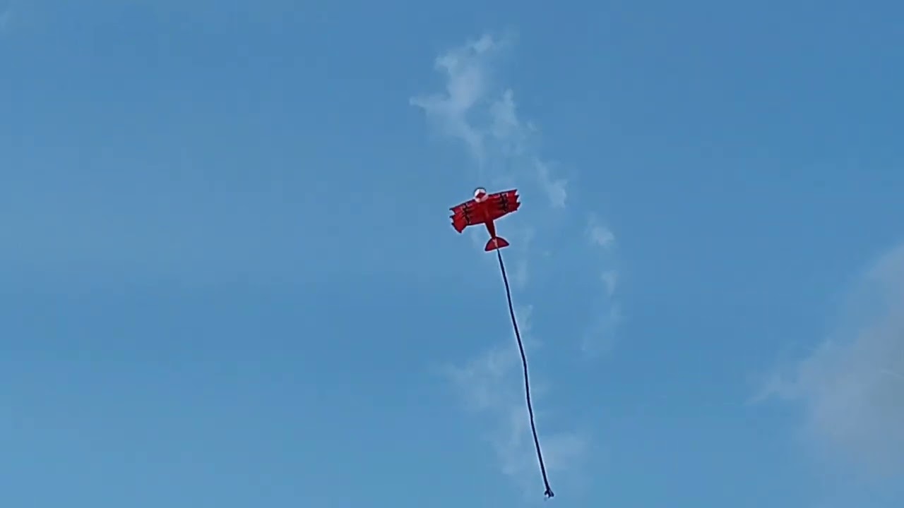 ASMR Windy Day Flying Kite #asmr #wind #kiteflying #redbaron #kite