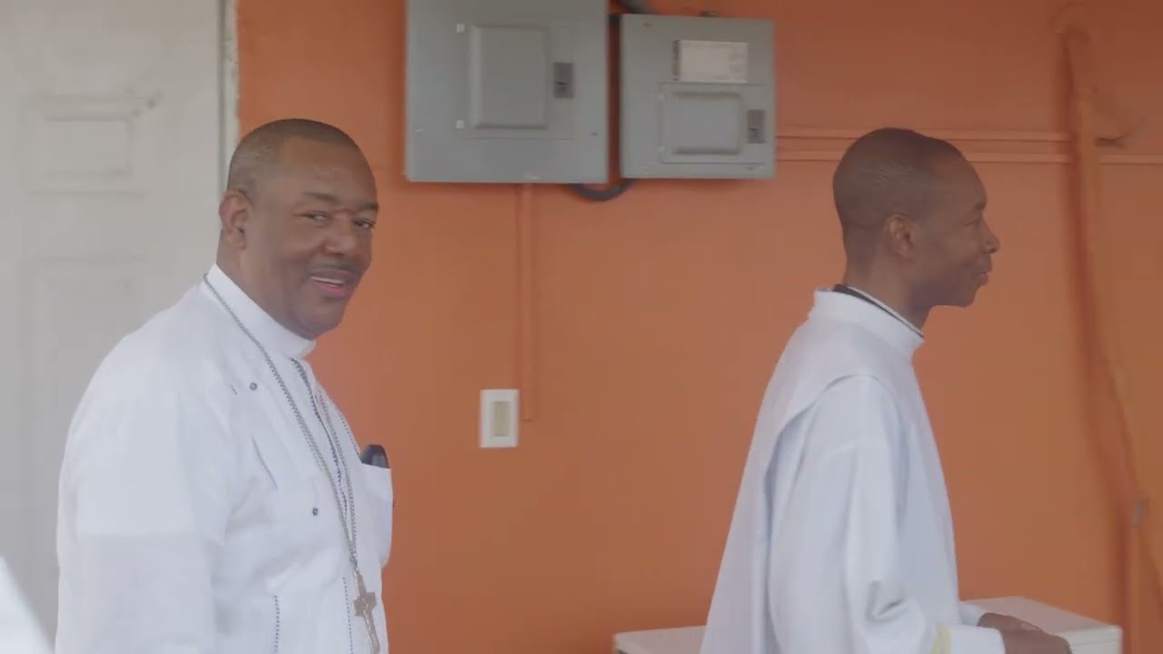 Visite de Mgr Max Leroy Mésidor pendant la neuvaine.