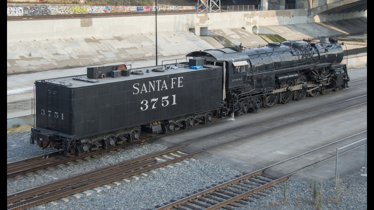 4K - Rare Trains at the LA Union Station Trainfest: Santa Fe 3751, & Metrolink F125!