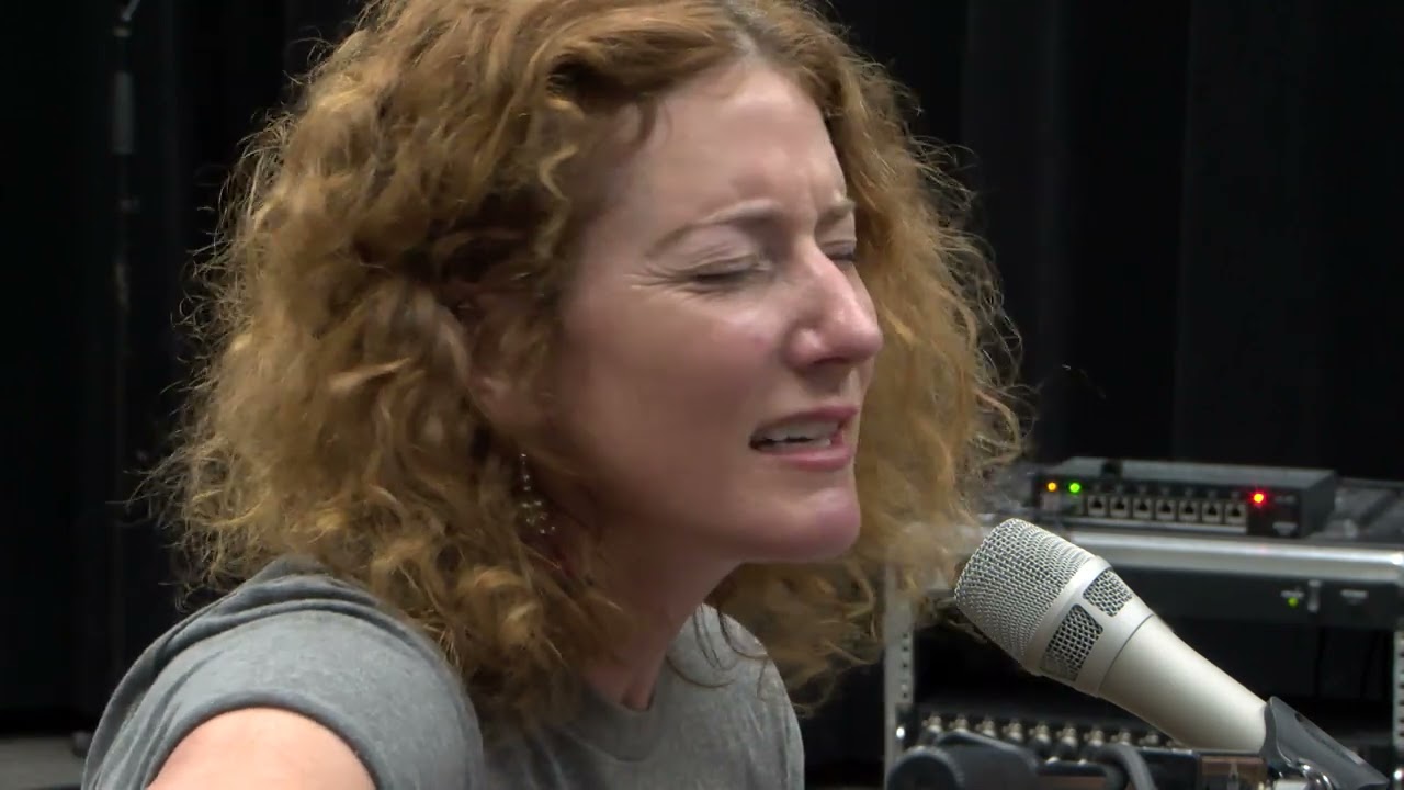 Kathleen Edwards - Six O'Clock News