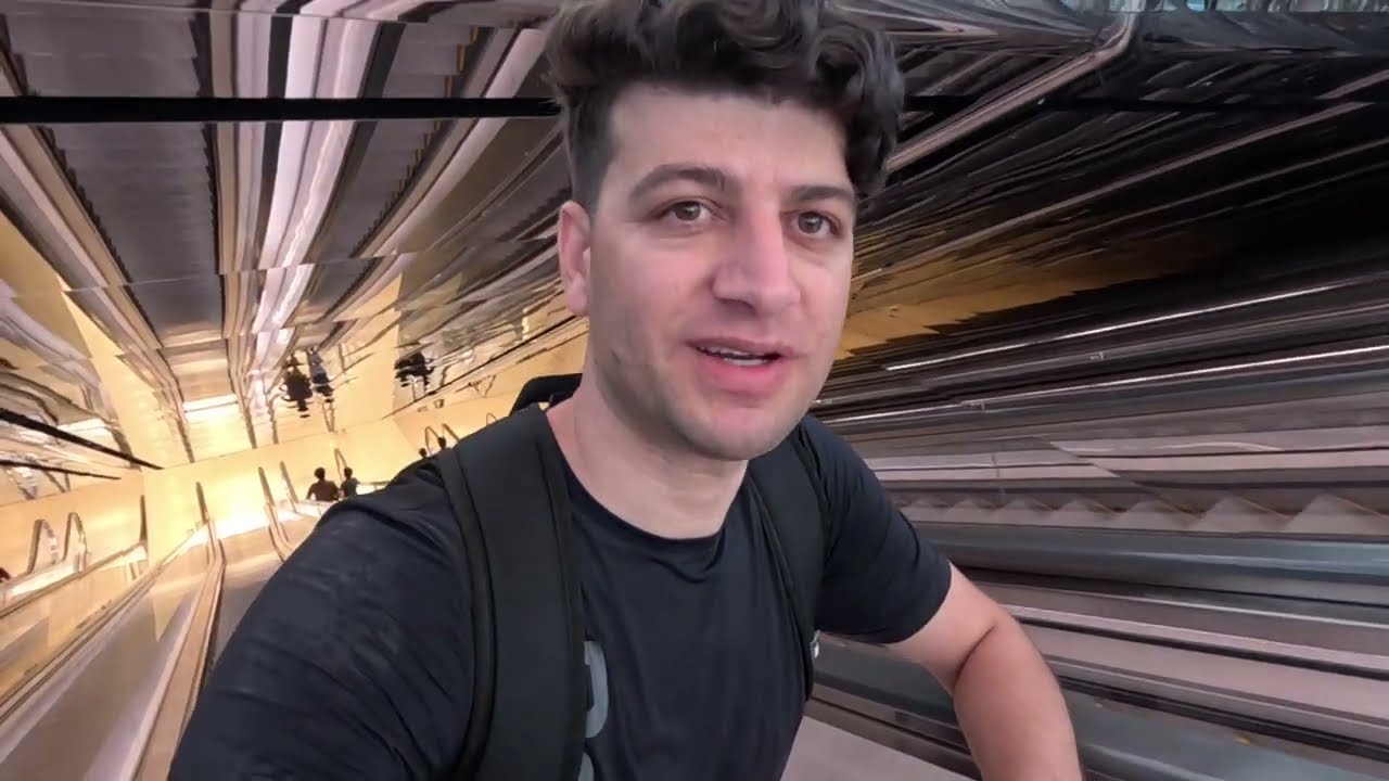Visiting Apple Store in  Singapore - the best apple store