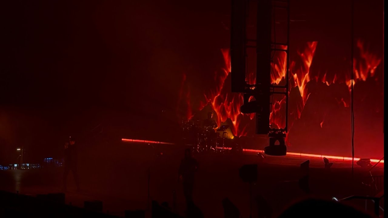 Bad Omens - Like a Villain live@Forest National - Brussels