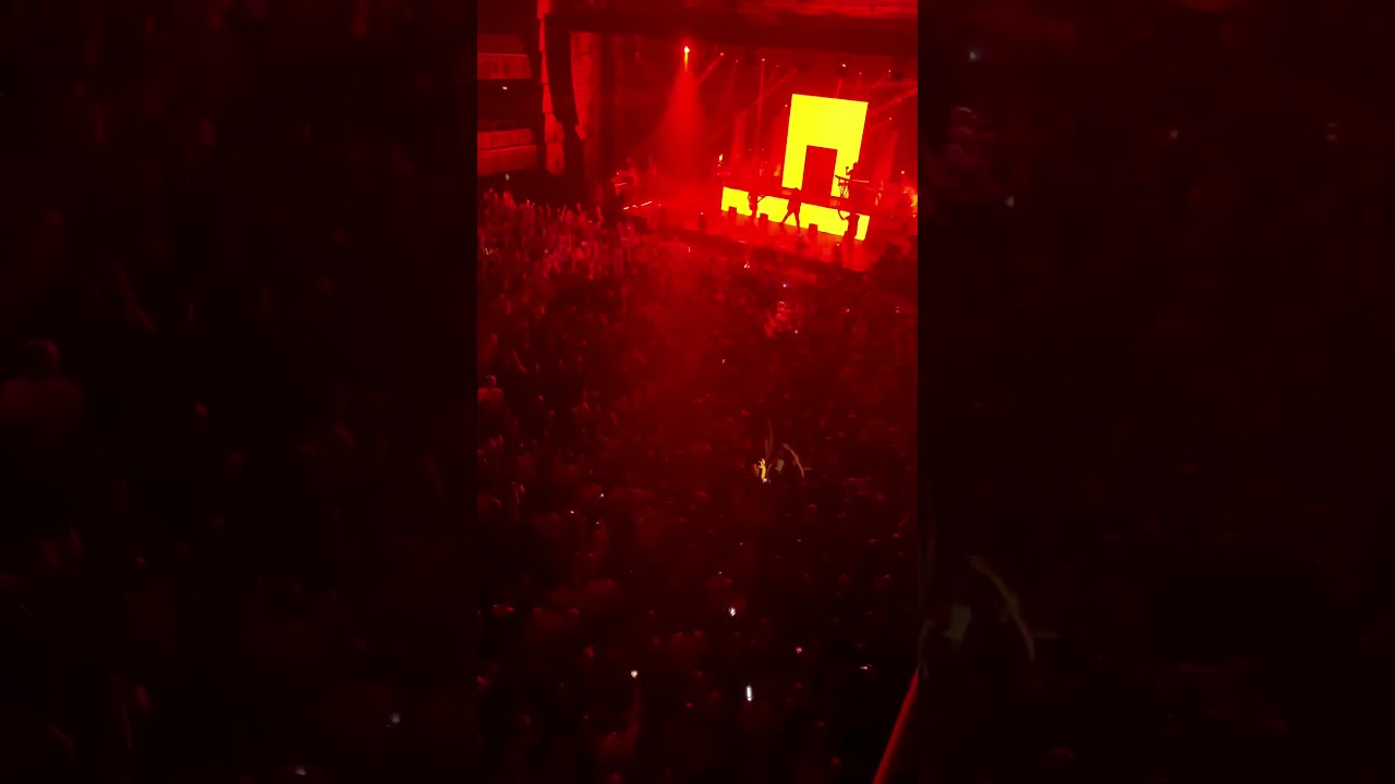 Machine gun kelly - till i die (9.9.2019 Forum Karlin Prague )
