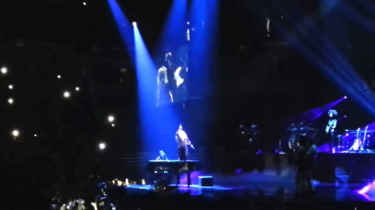 Beyonce - 1+1 (LIVE) (Belgrade, Serbia)  (The Mrs Carter Show World Tour)