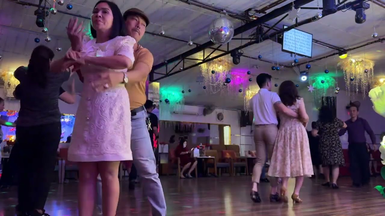Rumba: Bin and Hạnh