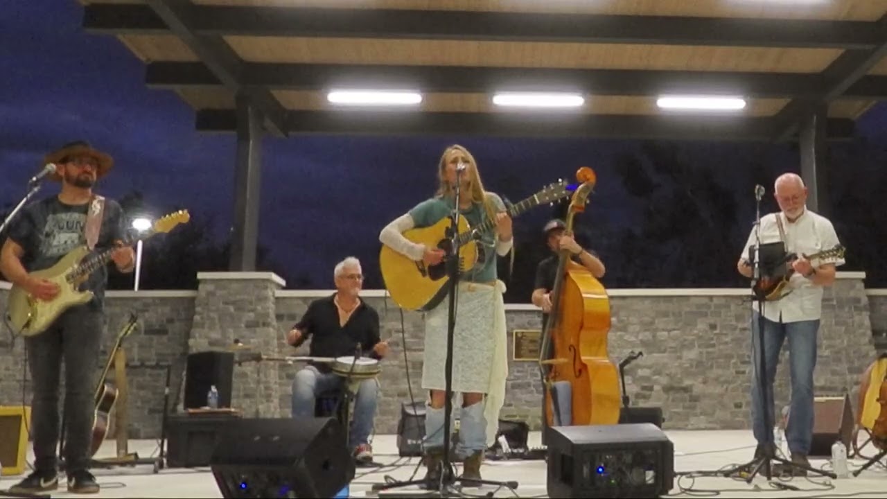 Gotta Be a Better Way - Live Americana Folk Rock - Cassie Jean and the Fireflies