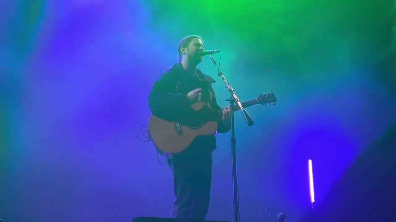 Growing sideways - Noah Kahan | Leeds 10.4.23