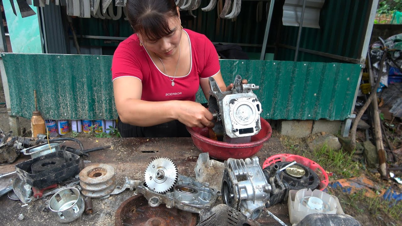 Mechanical Girl. Complete Restoration of Gasoline Engines Severely Abandoned \ Blacksmith Girl