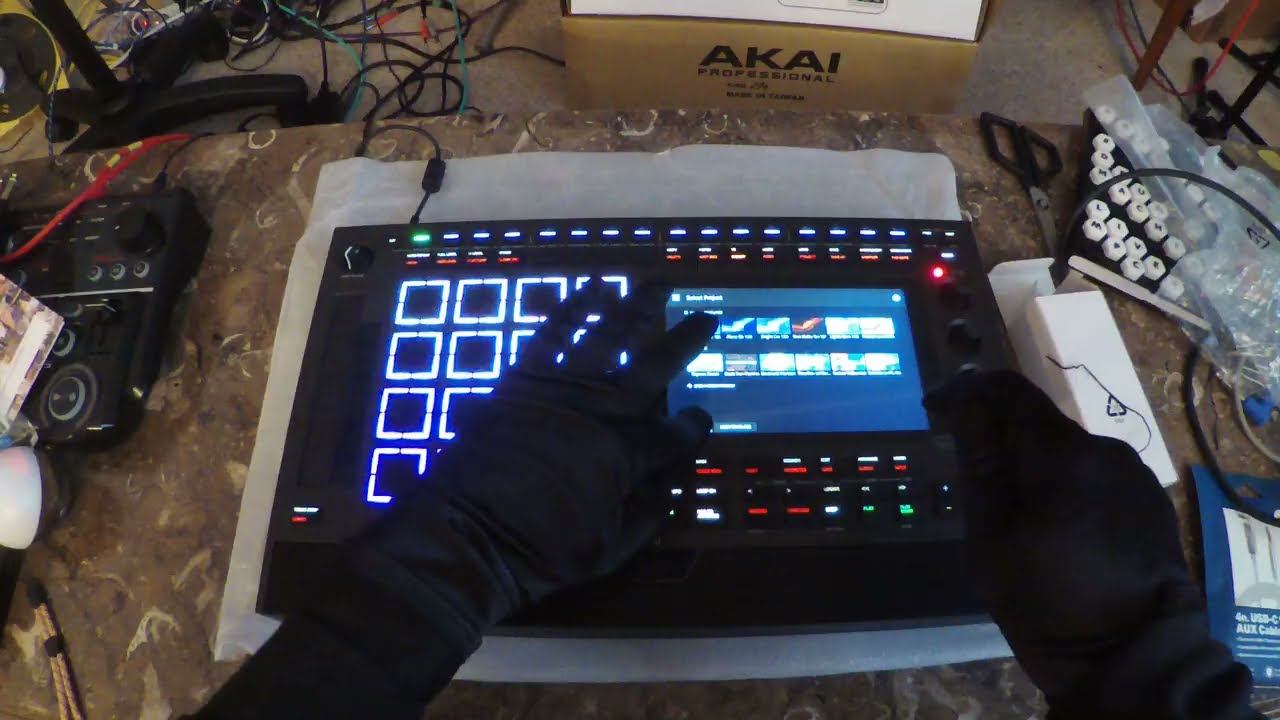 Распаковка MPC LIVE 3 III! B: Что думает тот, кто не является пользователем MPC? - [ UNEDITED ZOO...