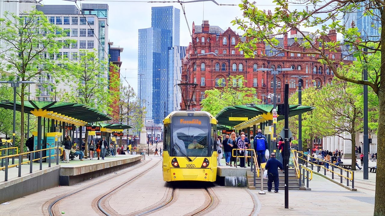 Manchester Walking Tour: Discover the Best of England