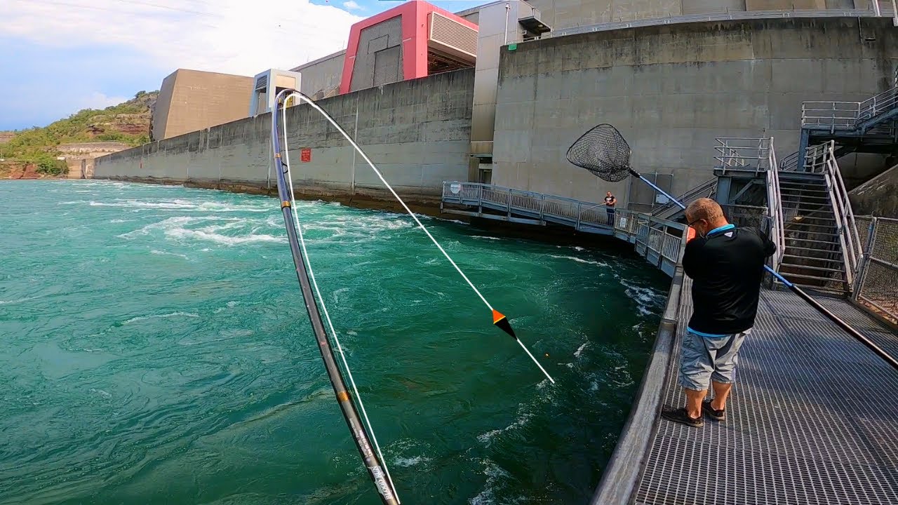 Fishing the NIAGARA RIVER for Walleye