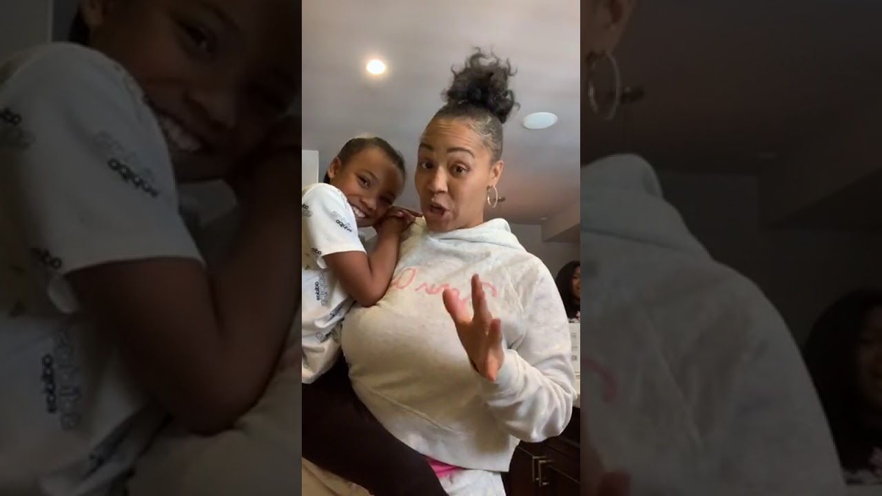Live do Instagram (@ImEricaCampbell) Erica Campbell - 20.04.2020