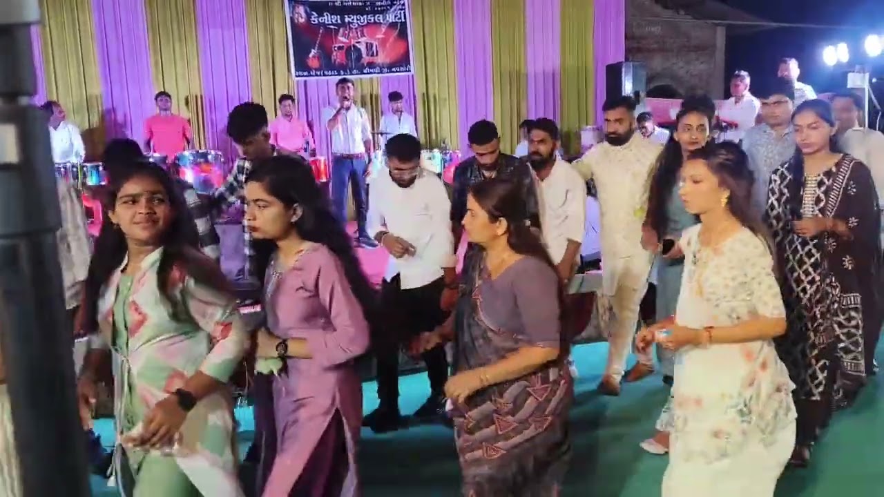 Ahir samaj community: દીલ્હી ના દરવાજા ઉપર..... પીપલગભણ નાઈટ પોગ્રામ by નરેશ આહીર....