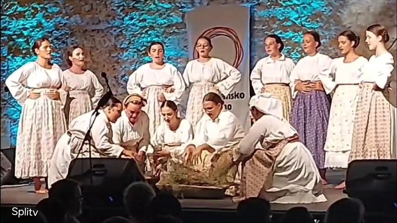 Kaštelansko kulturno ljeto KUD Josip Kozarac - Posavski Podgajci igra i ples - branje i tkanje lana