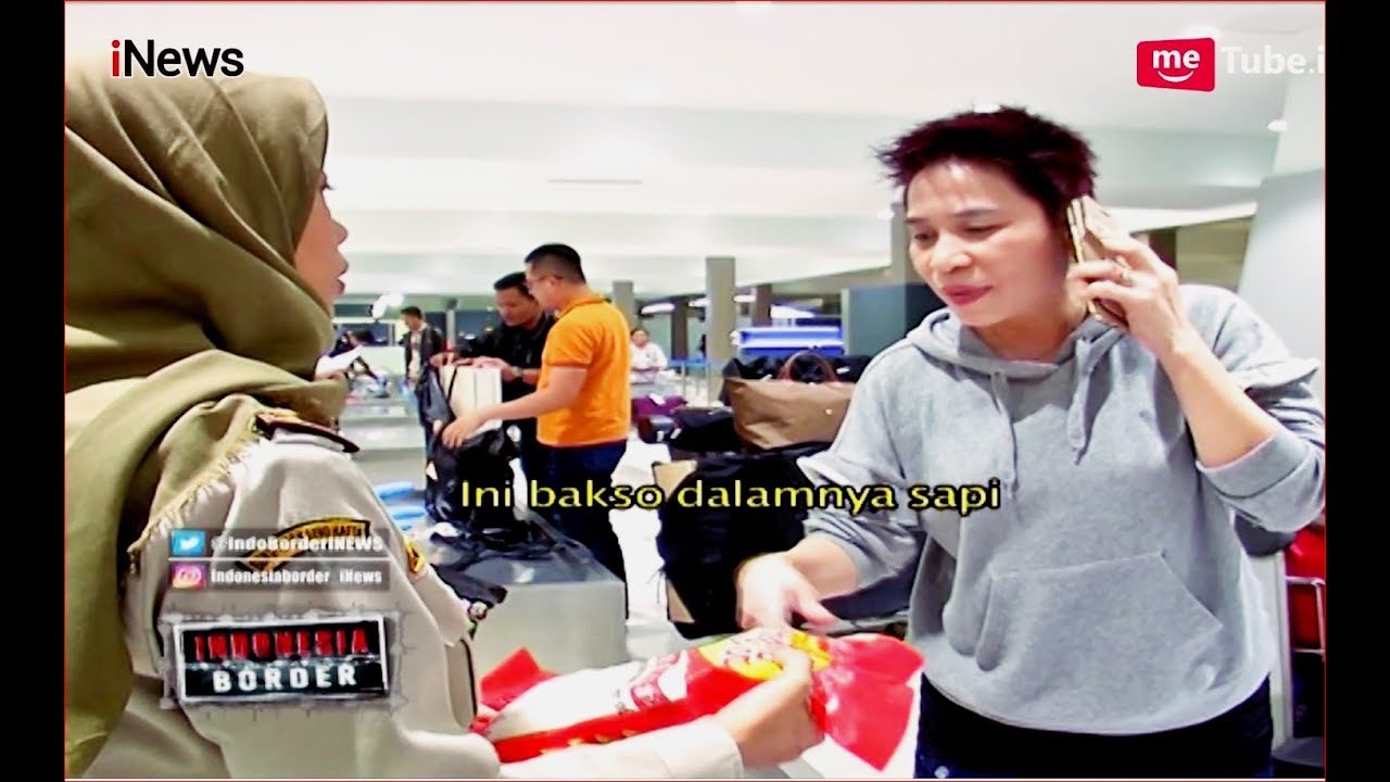 Petugas Minta Penumpang Habiskan Makanan Oleh-oleh dari Hongkong Part 03 - Indonesia Border 03/11
