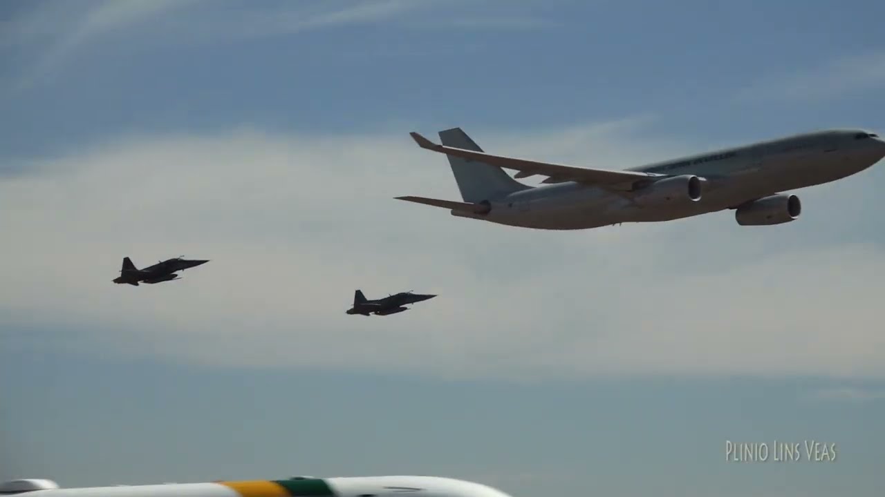Aviões da FAB na Cerimônia de 150 anos de Santos Dumont