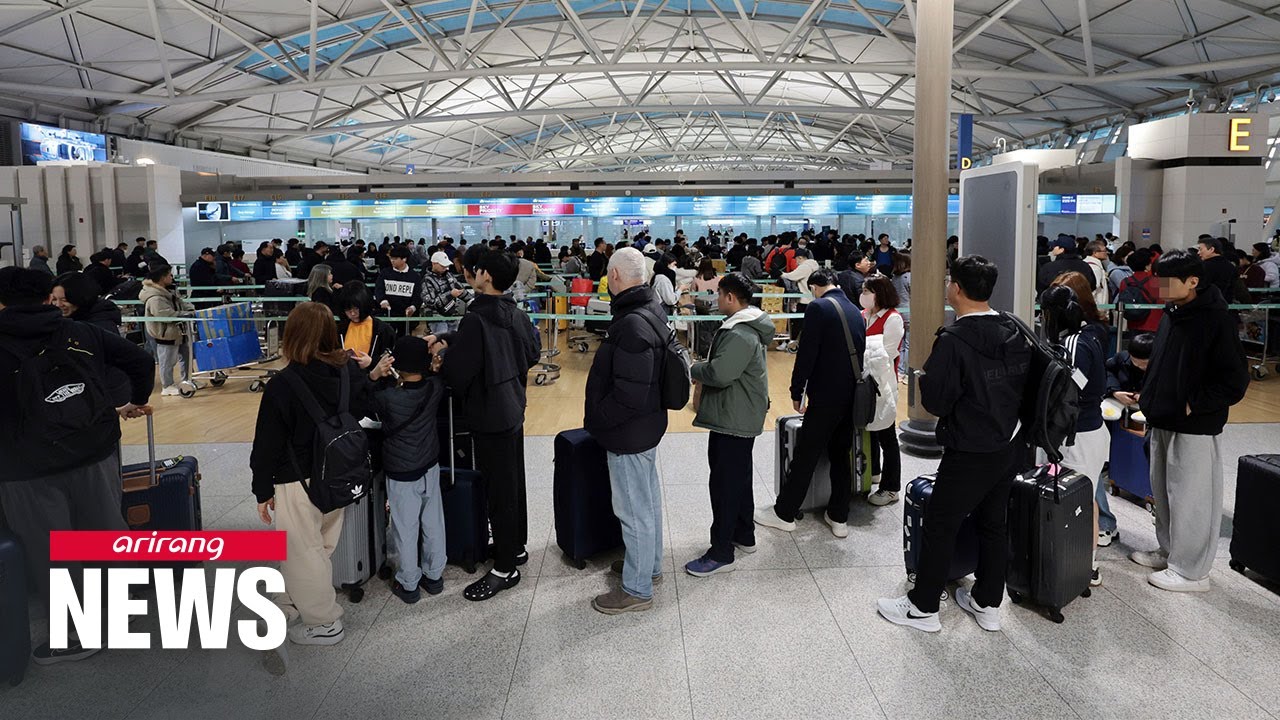 S. Korea's train stations, roads, airports packed with travelers for Seollal Lunar New Year holiday