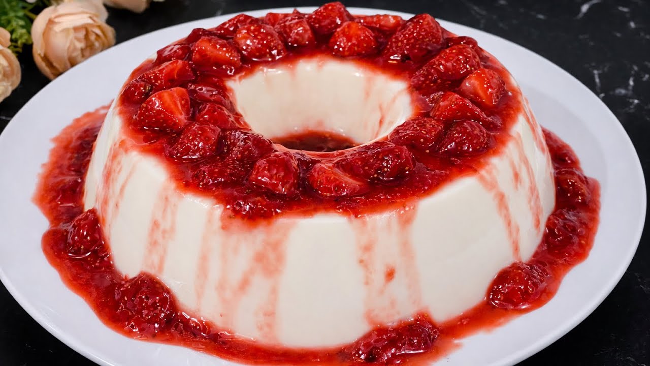 ✅ PANNA COTTA DA VIRADA ✨🍓 | SOBREMESA FÁCIL E ELEGANTE PARA O ANO NOVO COM CALDA DE MORANGO 🍓 