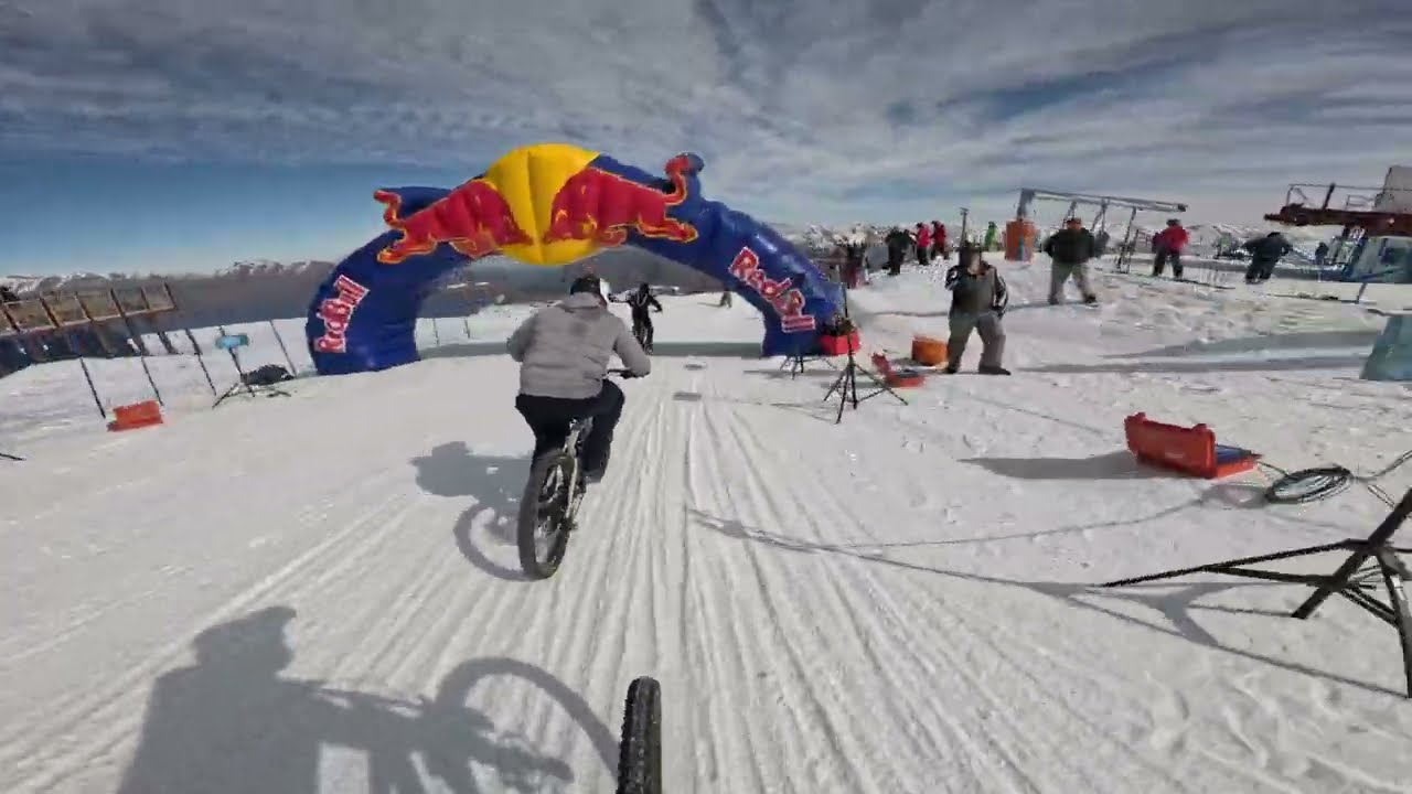Carrera de MTB en Avalanche 2024 - El Colorado, Chile