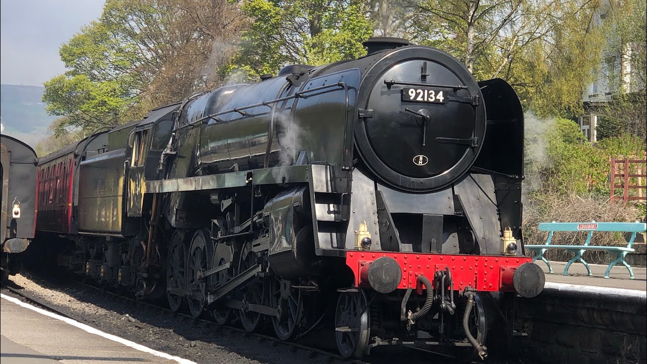 9F 92134 departing Grosmont