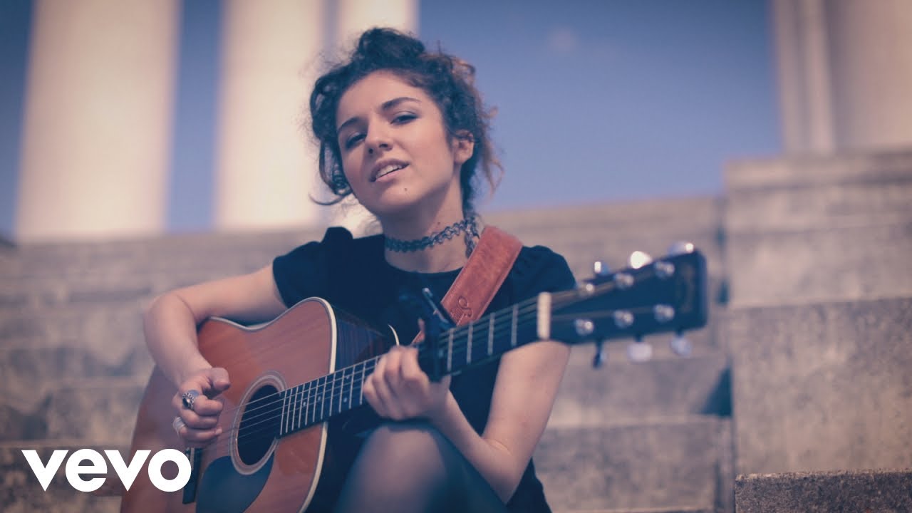 Naya - Girl on the Moon (Acoustic Session)