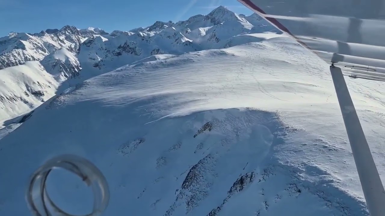 MAGNIFIQUES IMAGES DES PYRÉNÉES ENNEIGÉES  LORS D'UN VOL EN ULM SUPER GUÉPARD 21/02/2026
