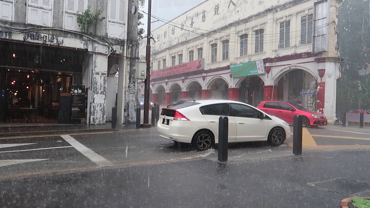 Thunderstorm and rain in Kuala Lumpur, Malaysia🇲🇾 on 05.07.19.